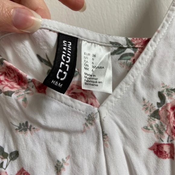 H&M Floral Romper - Picture 2 of 6